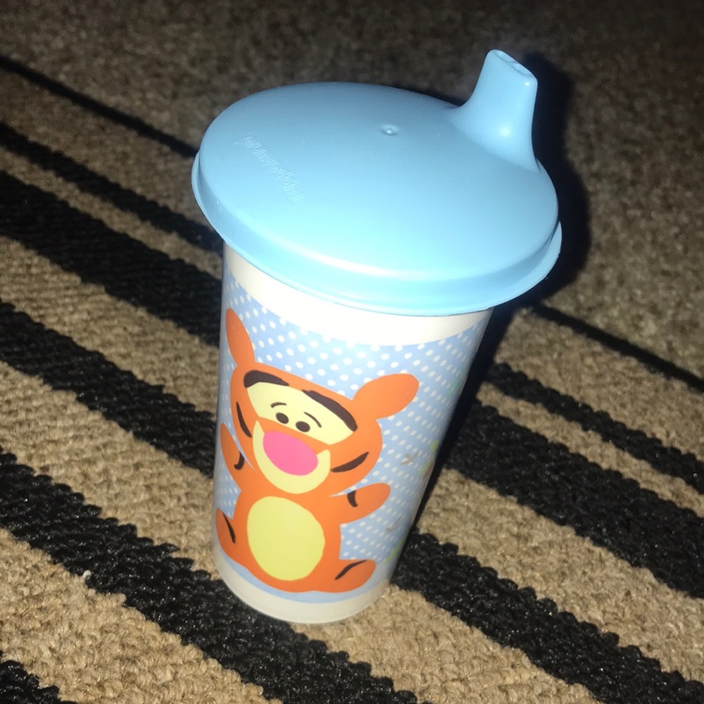 Tupperware zippy cup 💙